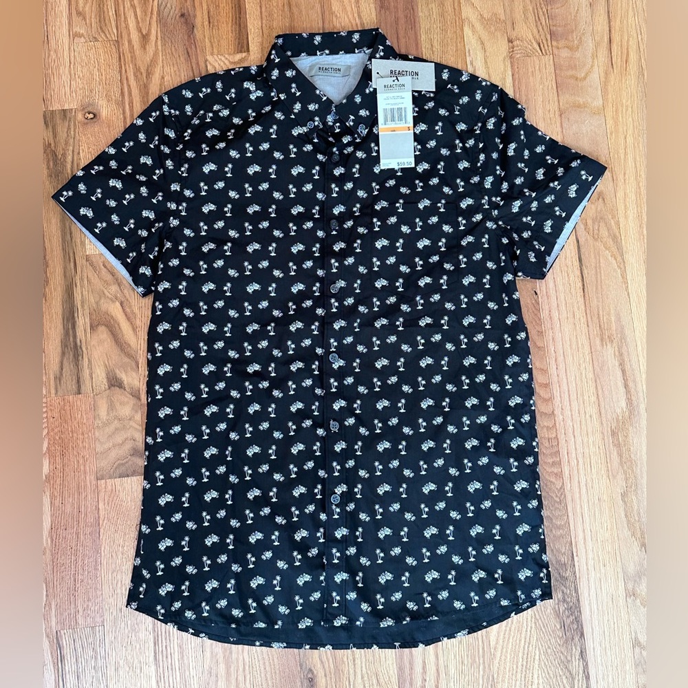 Reaction Kenneth Cole NWT small short sleeve